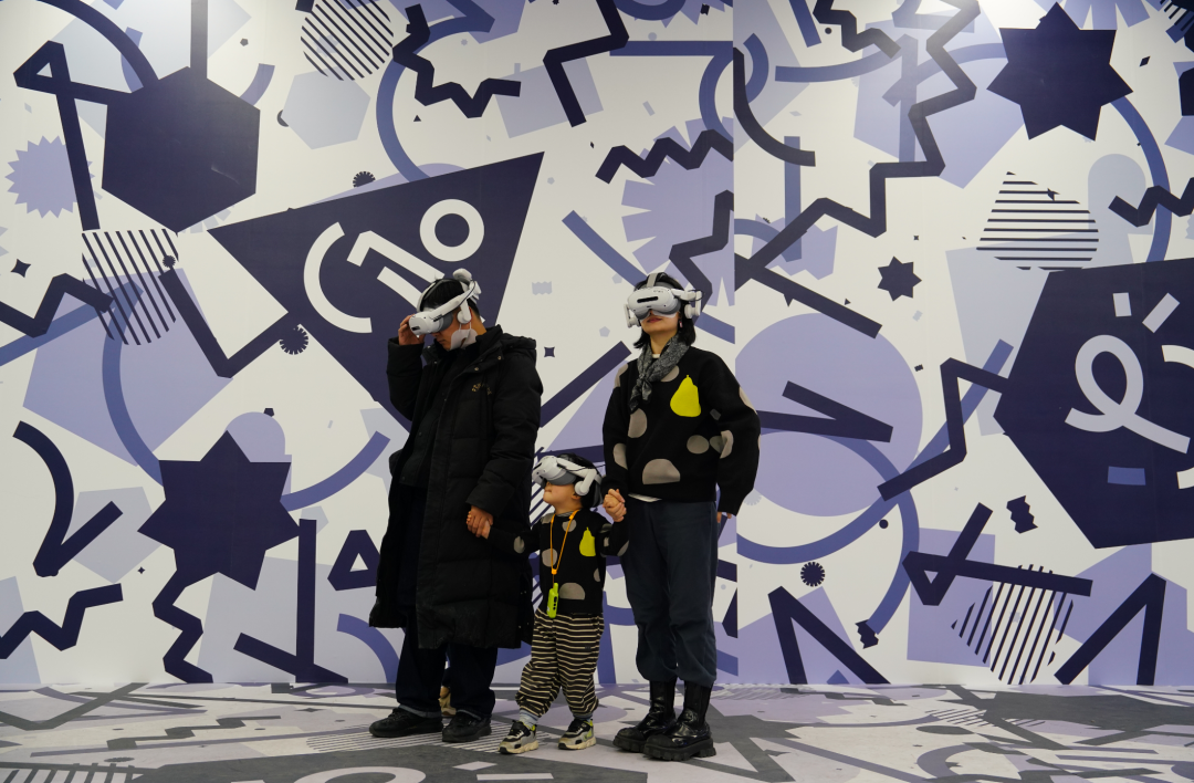 VR大空间 | 和记·德火科技携手新华网、北京天文馆打造宇宙探索新体验