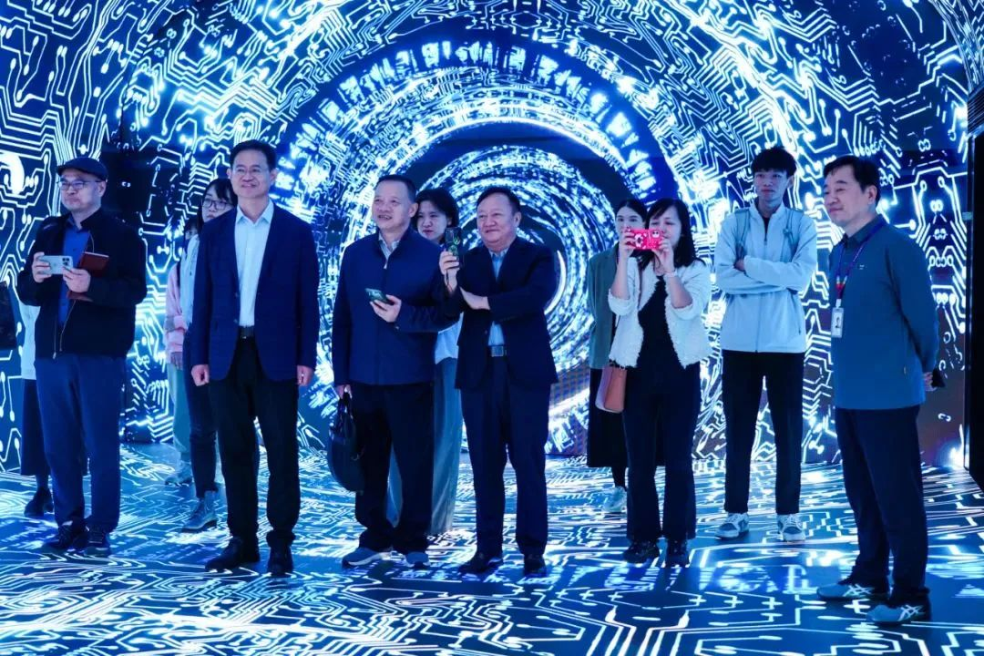 2024120602 国家广电总局生长研究中心一行赴和记励丰文化调研指导